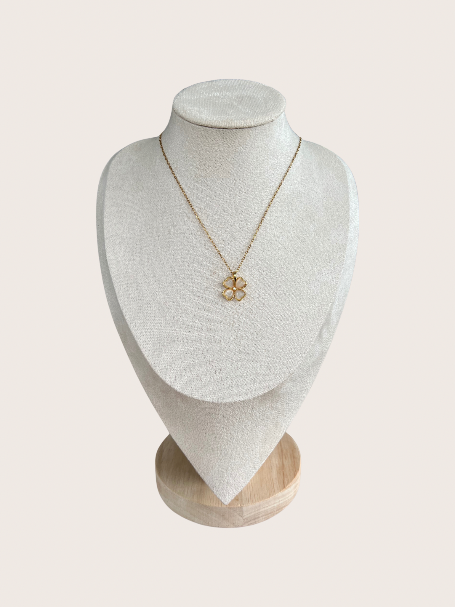 Ketting met klaver met steentje - 2025332