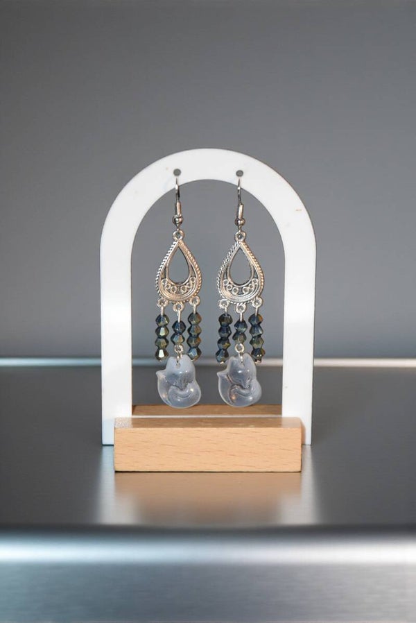 ✨ Boucles d'oreilles "Renards" en acier inoxydable, ornées de délicates perles en cristal.