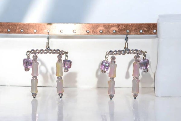 Boucles d'oreilles pendantes "Pagodes" en acier inoxydable composées de perles en cristal et de perles bambous en verre