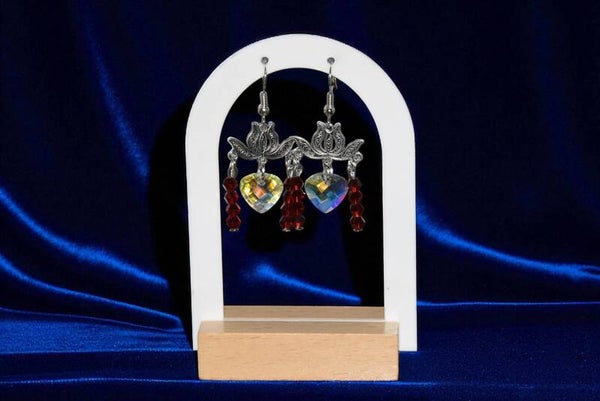 Boucles d'oreilles pendantes "Lotus", composées de perles en cristal. Acier inoxydable