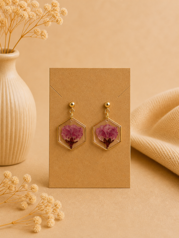 Boucles d’oreilles hexagonales – Fleurs naturelles séchées