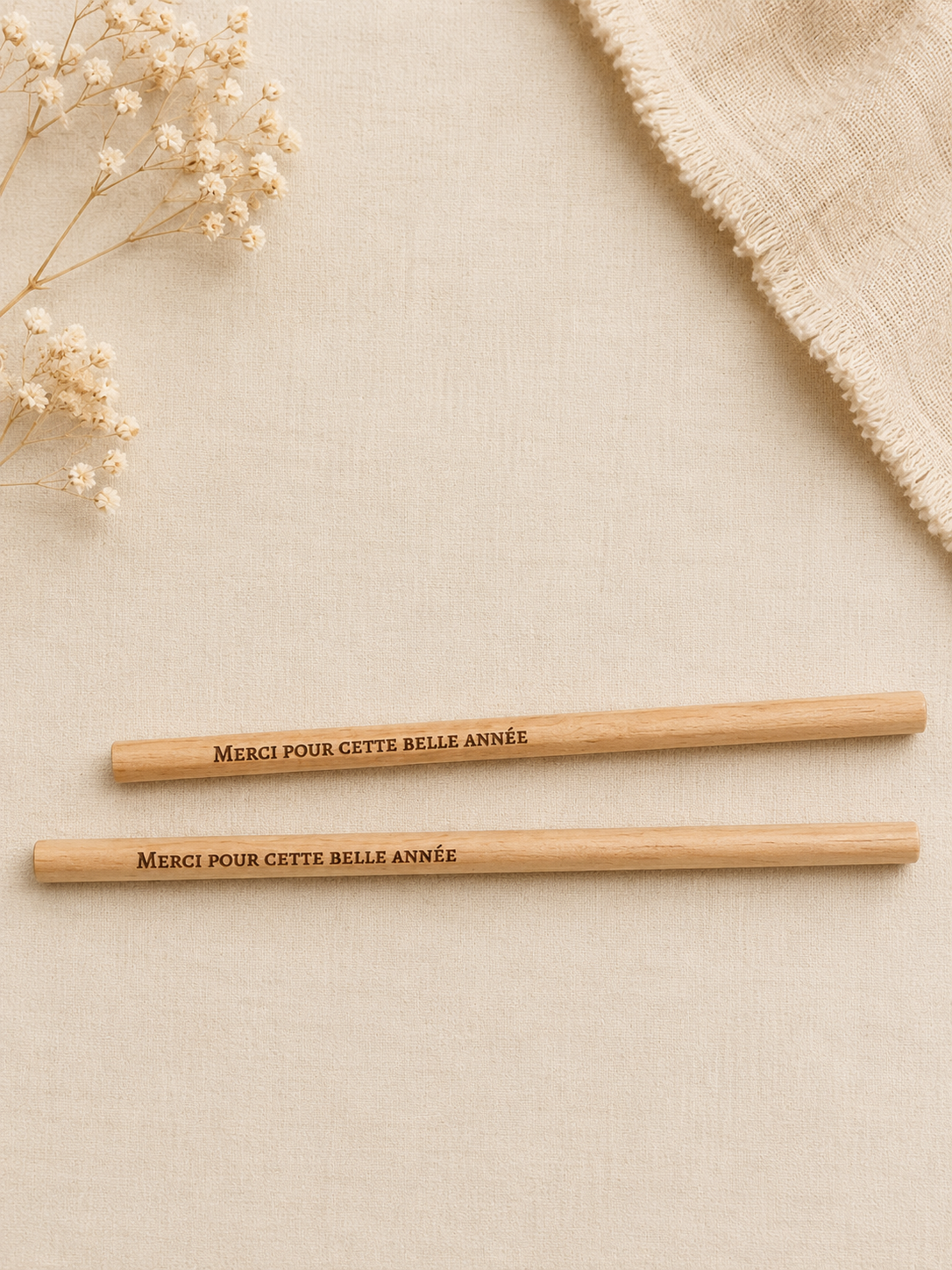 ✏️🌾 Crayons gravés en bois – Remerciement fin d’année