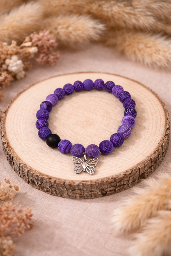 Bracelet en pierres naturelles violettes – Papillon argenté