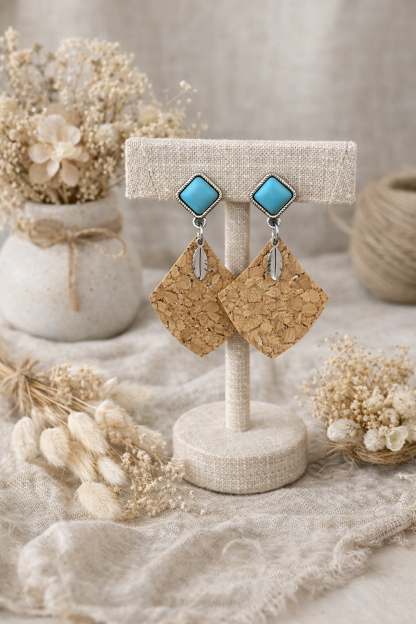 Boucles d’oreilles géométriques liège & turquoise – Style bohème naturel
