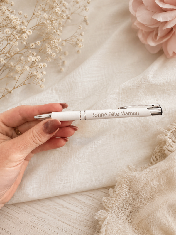 🖊️ Stylo Gravé “Bonne Fête Maman” 🖊️