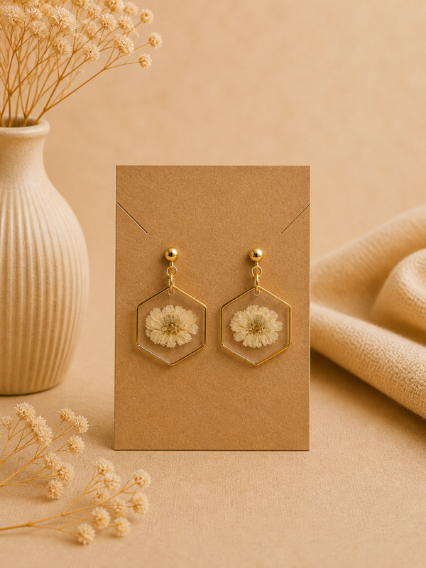 Boucles d’oreilles hexagonales – Fleurs naturelles séchées