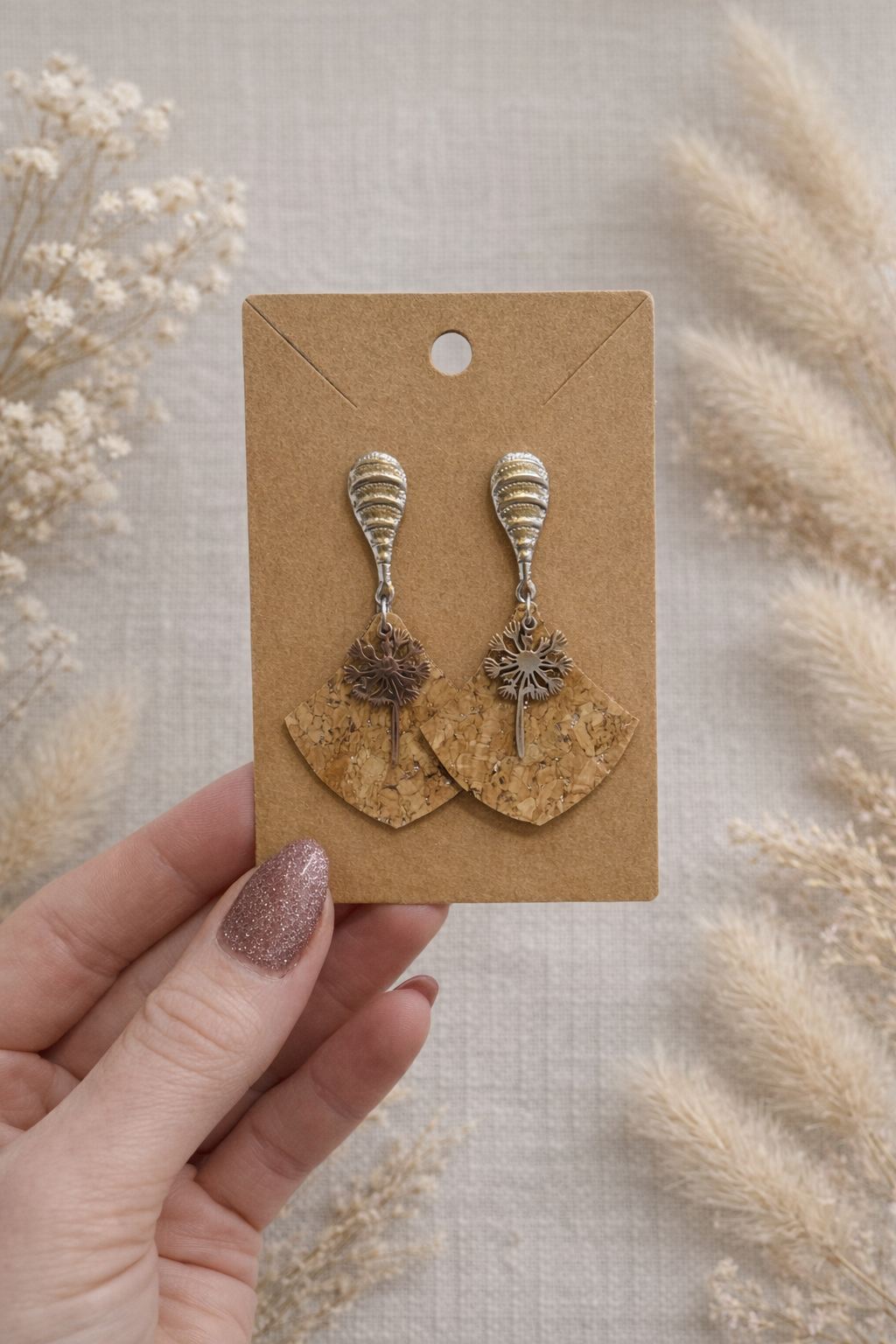 🌿 Boucles d’oreilles en liège – Modèle Palmier graphique