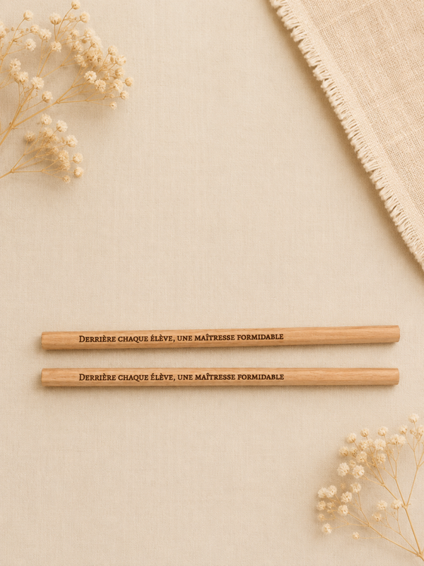 ✏️🌸 Crayons en bois gravés – Cadeau maîtresse