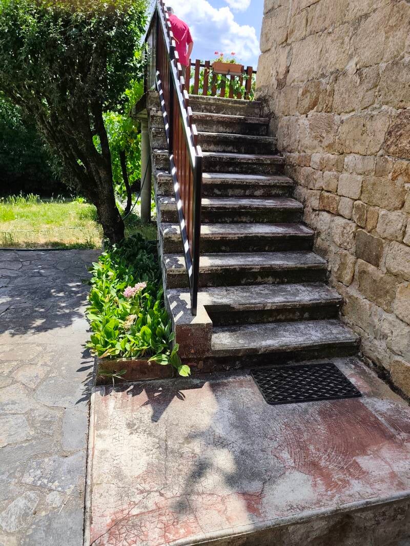 Avant escalier ancien.jpg
