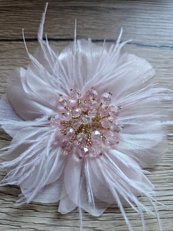 Blüte mit Federn zum Dekorieren vom Binder 10cm