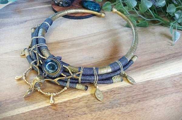collier Naos