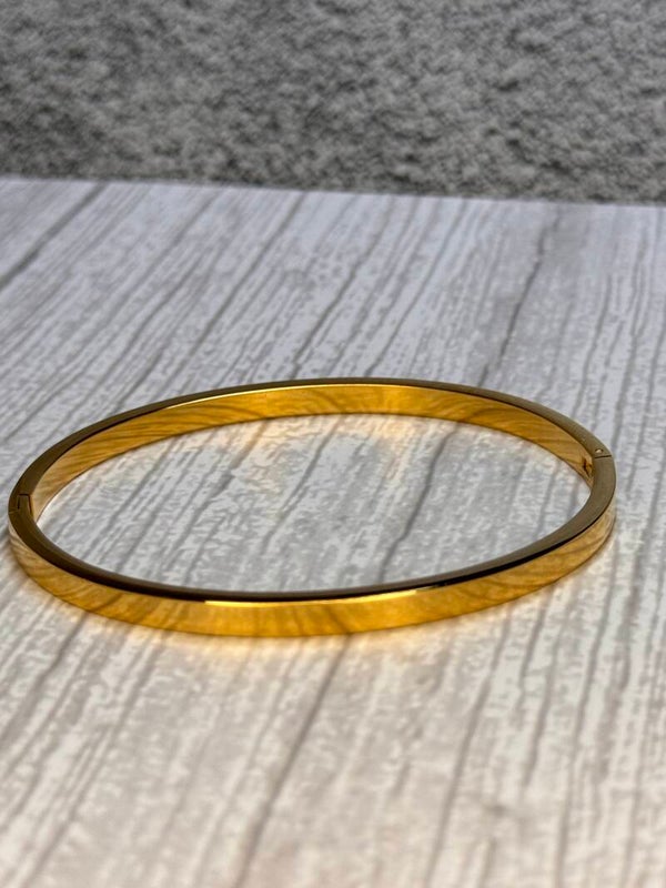 Gold Bold Aurelia Bangle