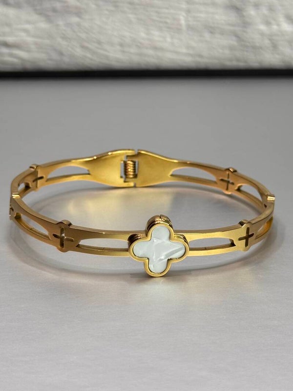 Single white Aurelia Lucky 4 leaf Gold Clover Bangle