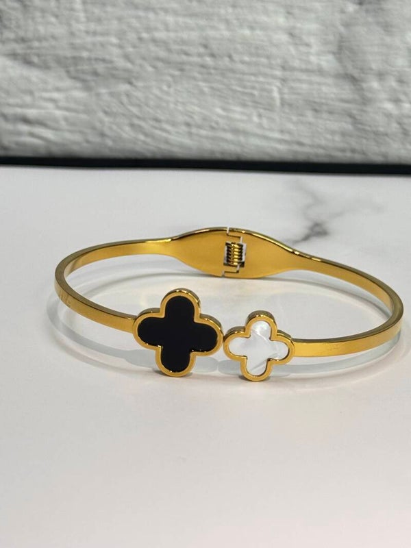 Black and white Lyra lucky 4 leaf gold clover Bangle