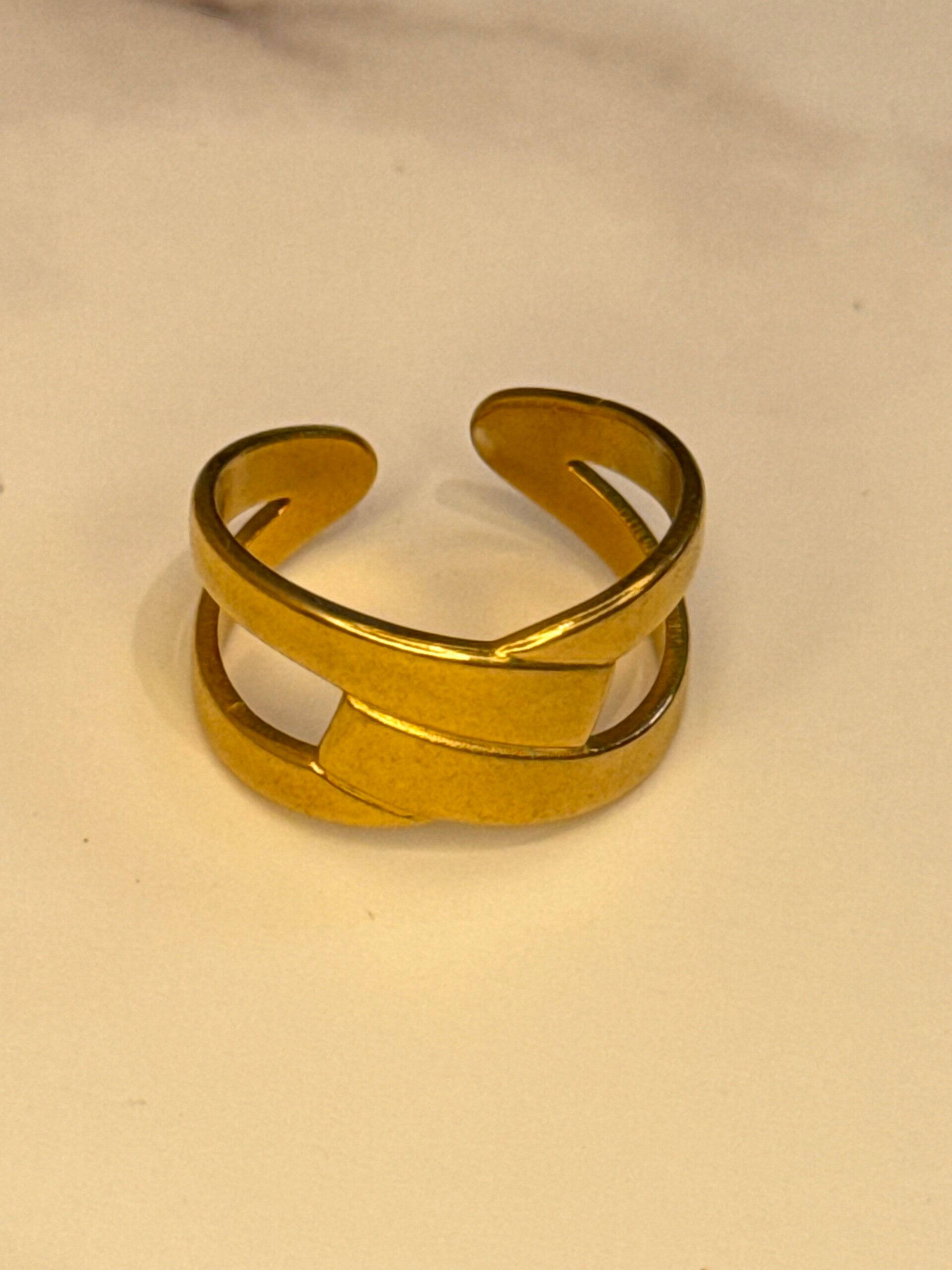 Double Crosspark Golden Ring