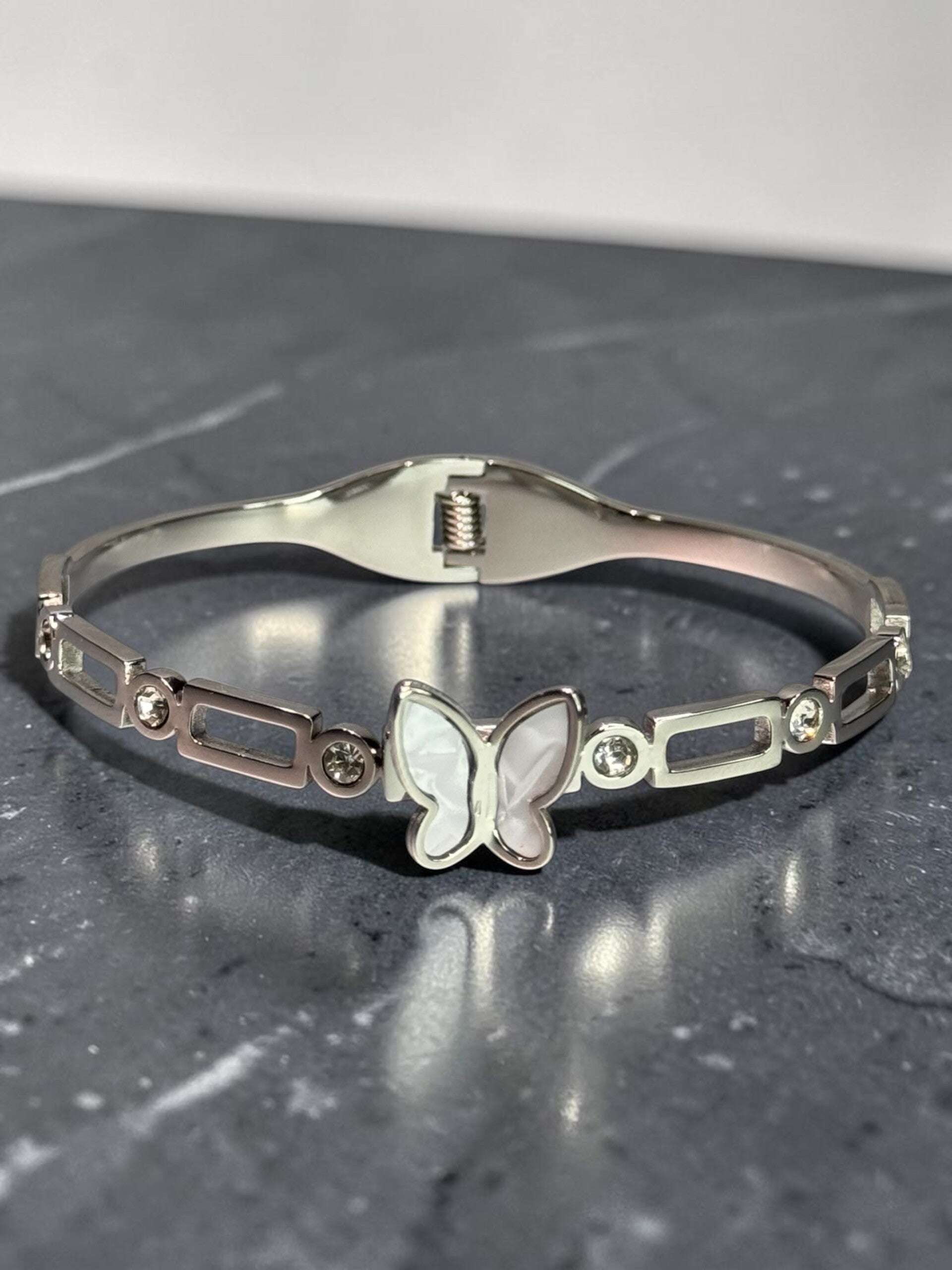 Papillon silver Nector Bangle
