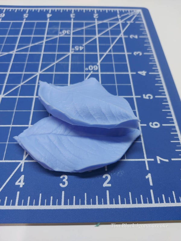 Multi purpose rose leaf veiner