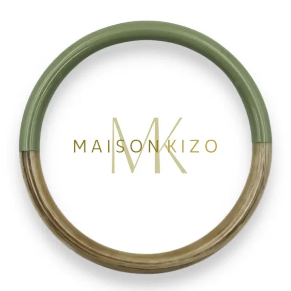 Khaki gelakte armband van buffelhoorn