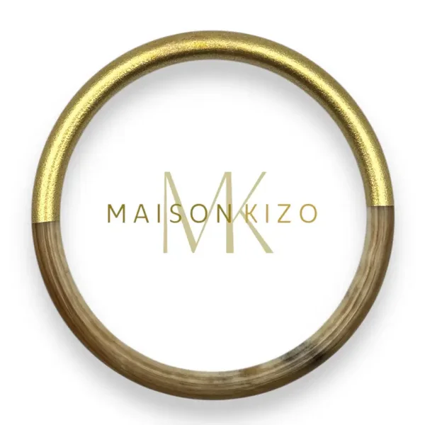 Gelakte gouden bangle van buffelhoorn 6mm