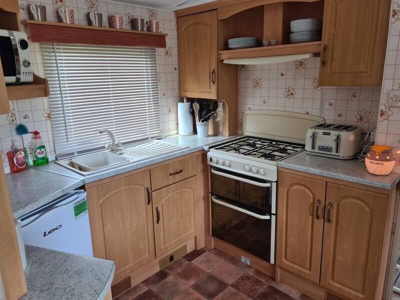 An image of the kitchen at Hot Tub Retreat