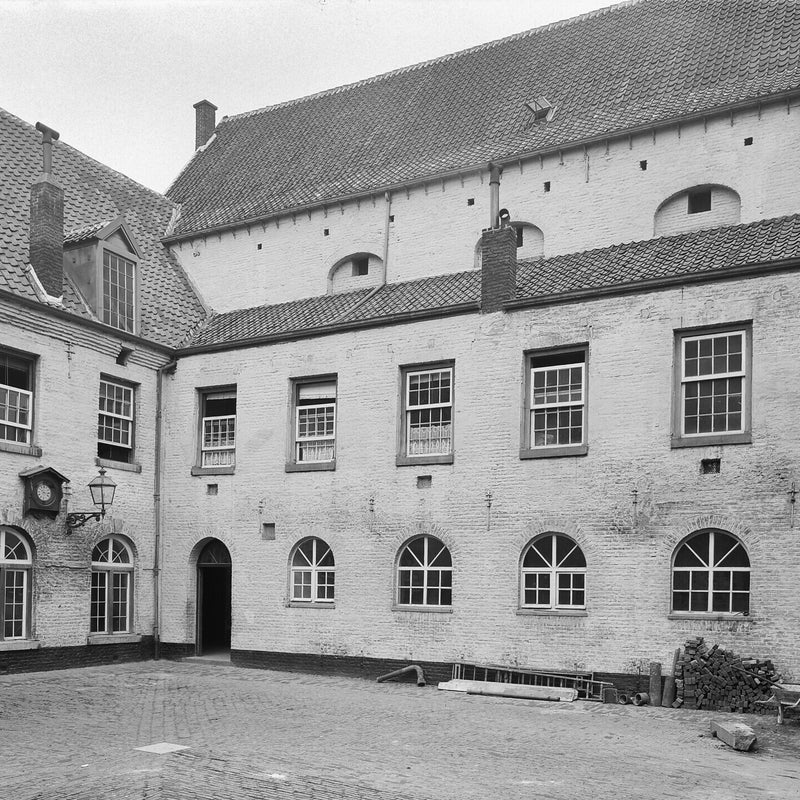 RCE-deHoog-collGebouwd-002053Bonnefantenkazerne-1913-1-1.jpg