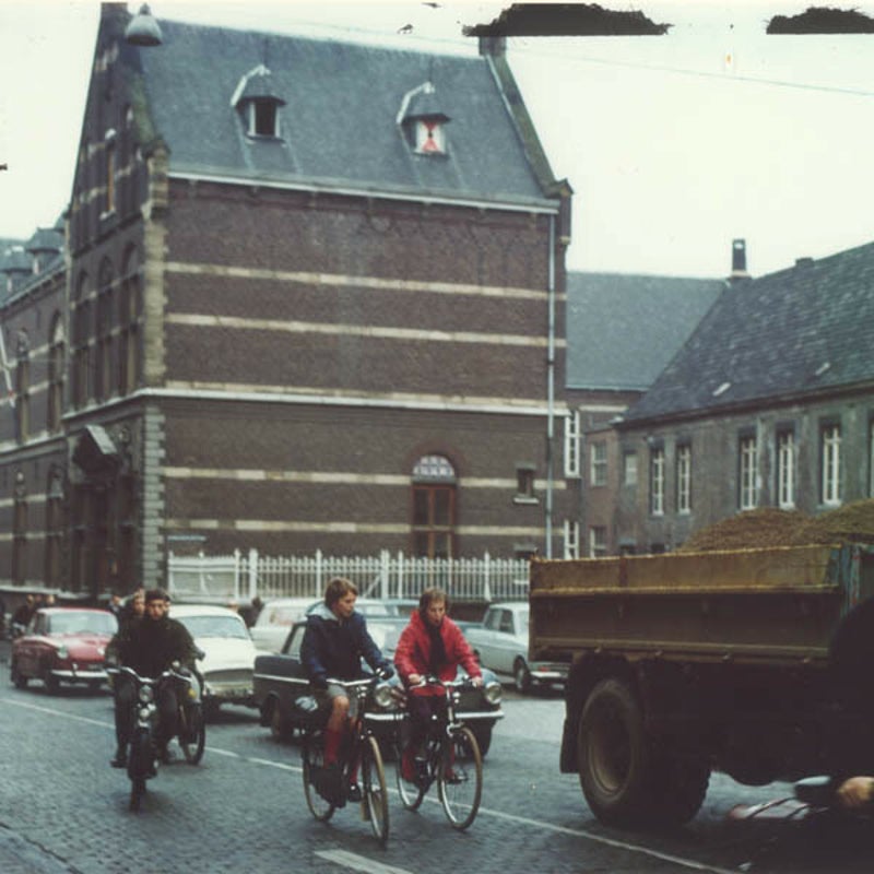 RHCL-collGAM-21990-Helmstraat-1960ca1965-1.jpg