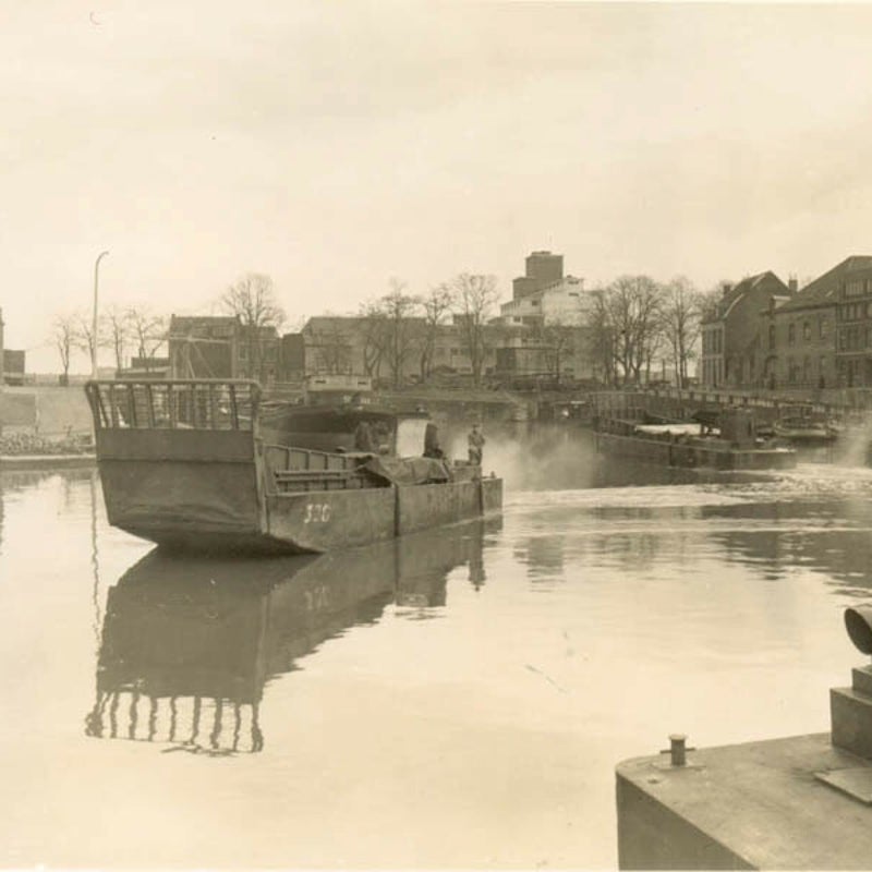 RHCL-collGAM-12413-Bassin-1945-2.jpg