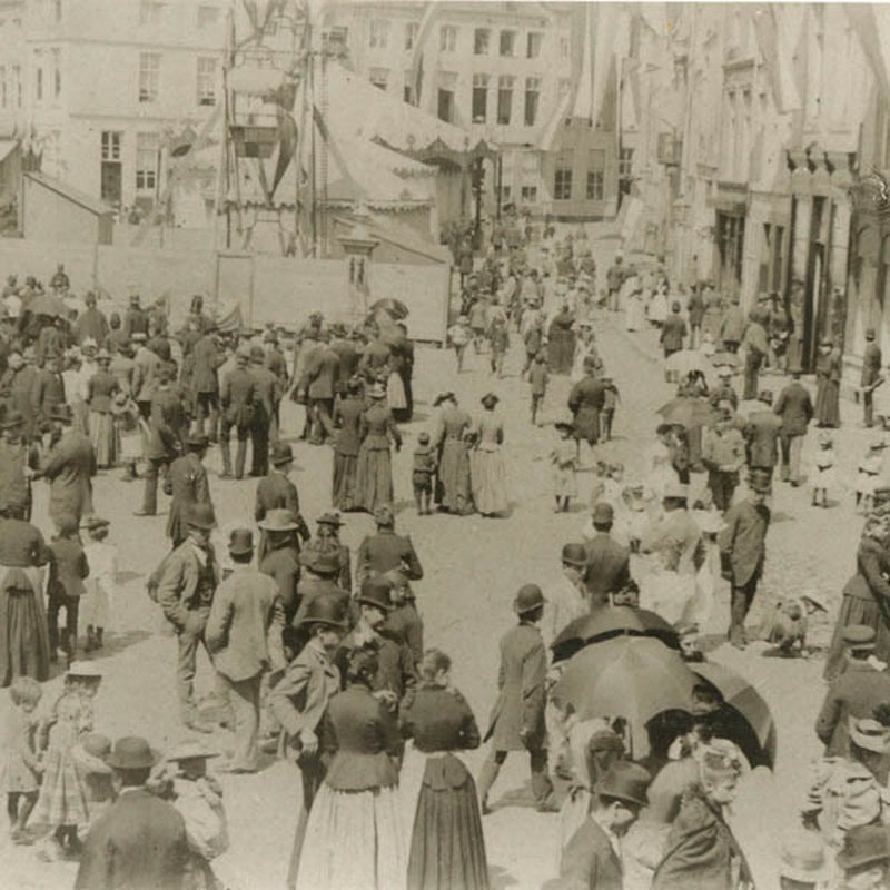 RHCL-collGAM-23579-Markt-Kermis-1880-1.jpg