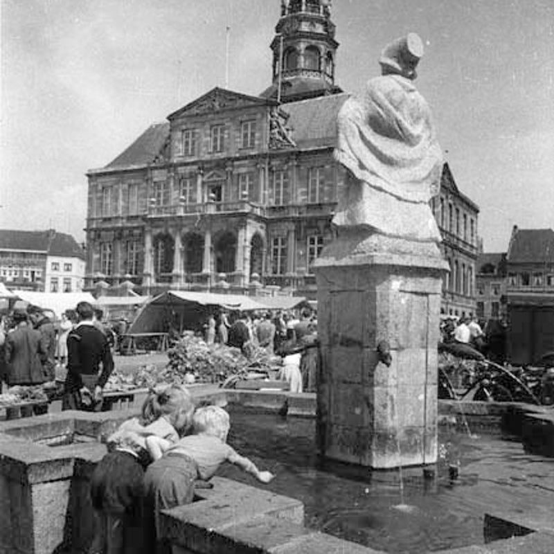 RHCL-collGAM-Lahaye-14576-Markt-1955-Weekmarkt-1.jpg
