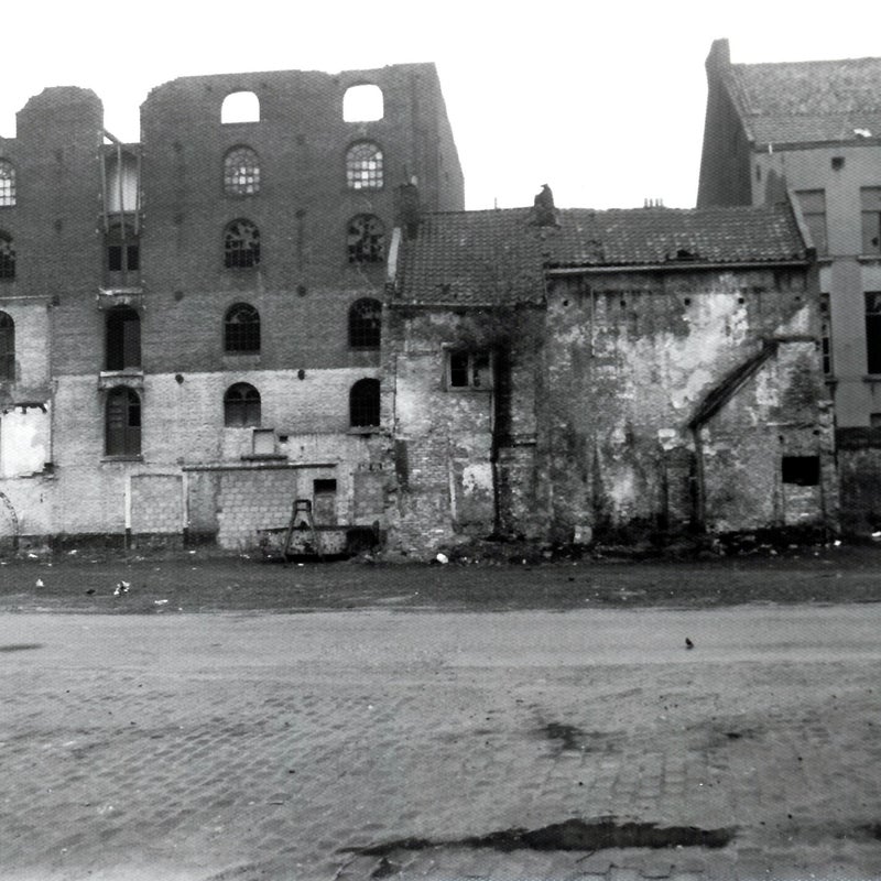 19770400_09achterkantpandenaanzuidkantbassin.jpg