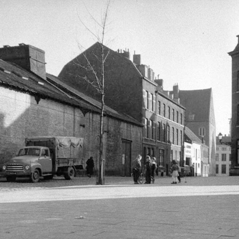 RHCL-collGAM-openbwerken-10739-Lakenweversplein-1957-1.jpg