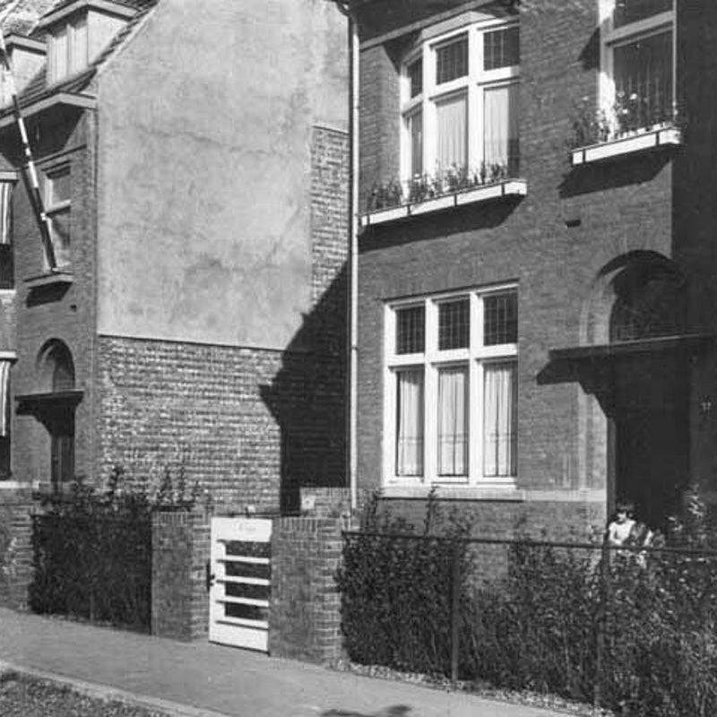 RHCL-collGAM-1828-GraafvanWaldeckstraat35-37-1935.jpg