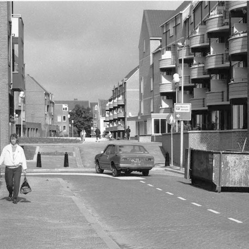 RHCL-collGAM-26923-Lakenweversplein-1980ca1985-1.jpg