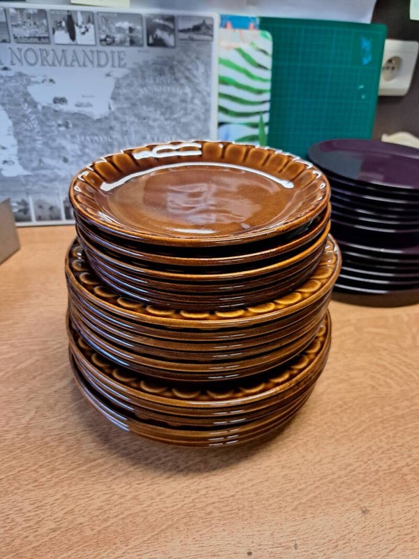 Service assiettes 6 personnes - 18 pièces