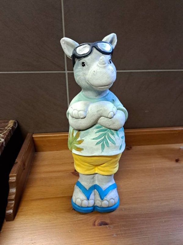 Décoration bonhomme en Terre cuite Rhinocéros avec des lunettes