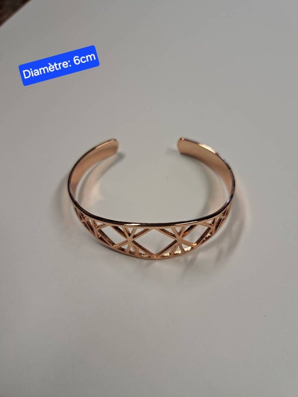 Bracelet doré en acier