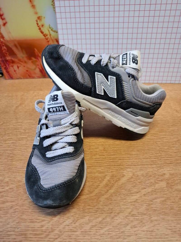 Chaussures enfant New balance Taille 30