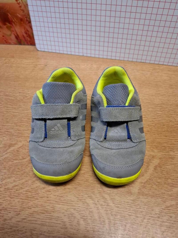 Chaussures enfant Adidas taille 27