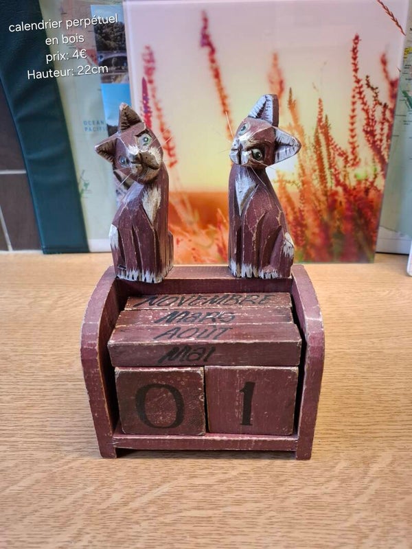 Calendrier perpétuel en bois