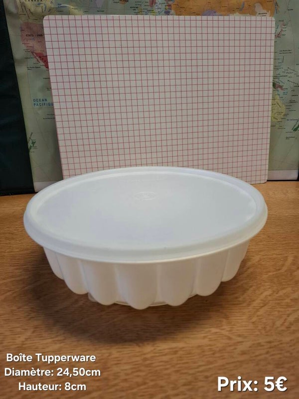 Boîte Tupperware avec couvercle