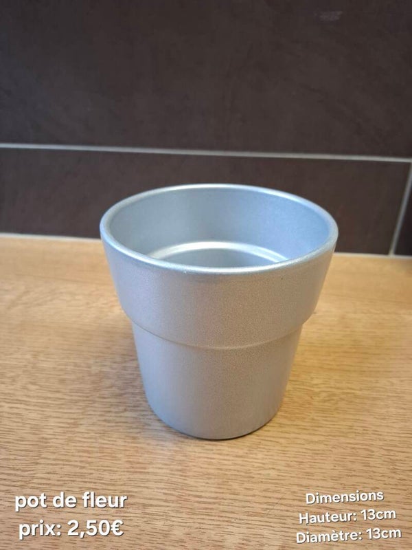 Pot de fleur en porcelaine