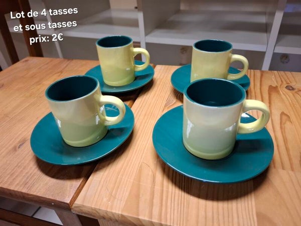 Lot de 4 tasses + sous tasses