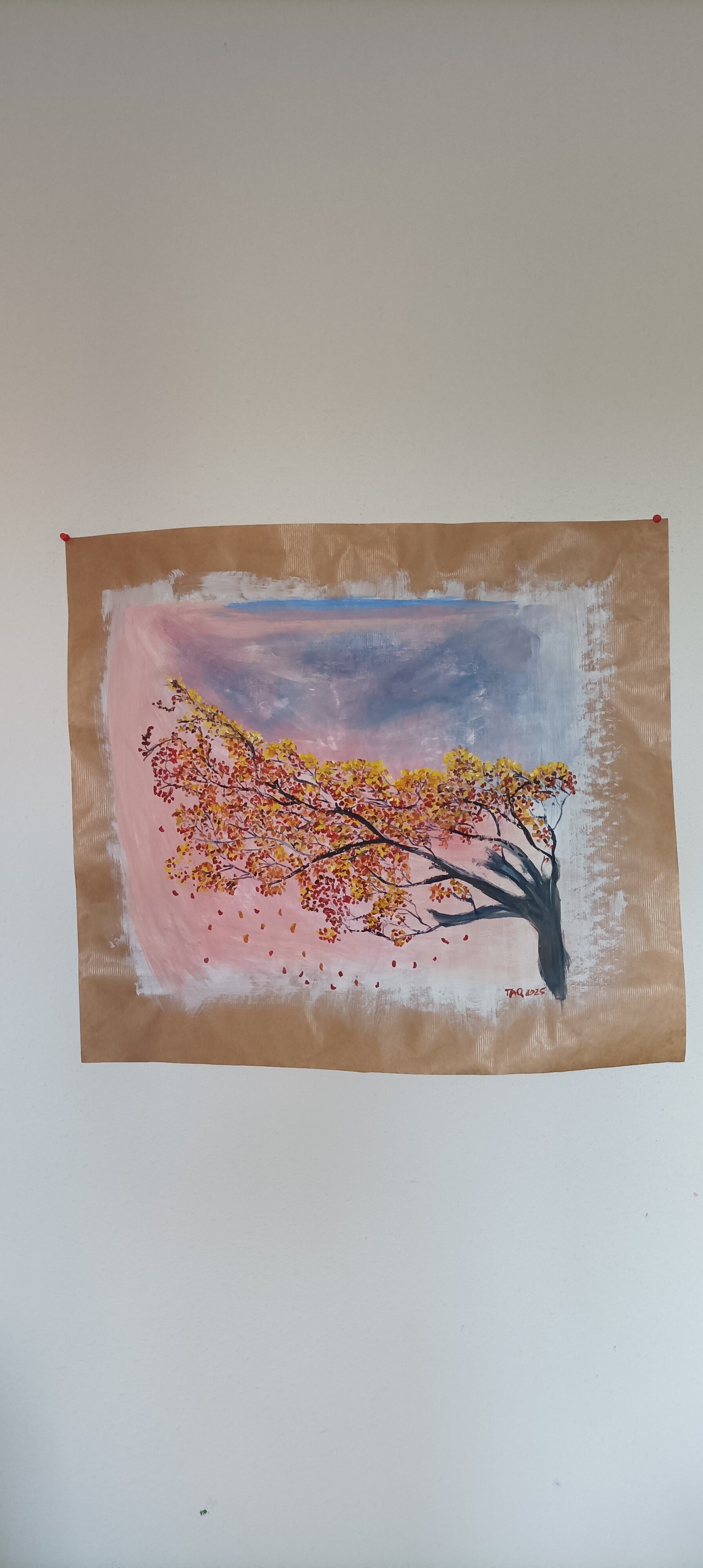 Ligne de feuilles jaunes