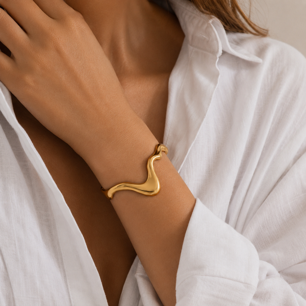 Gouden Open Armband Dames – Wave Bracelet – Verguld – Bangle – Verstelbaar