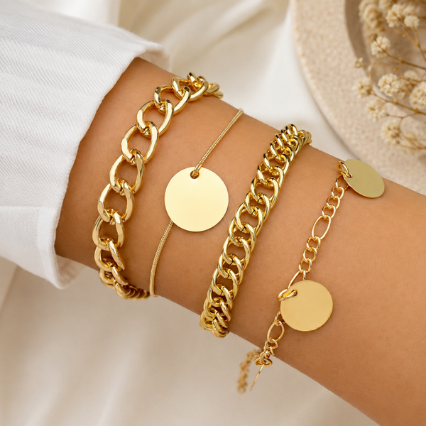 4-Delige Goudkleurige Armbanden Set voor Dames – Layered Armbandenset met Bedelarmband, Schakelarmband & Minimalistische Armbanden – Verstelbaar – Goud