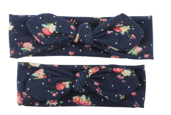 Matching moeder dochter (1-3 jaar) donkerblauw gebloemd met strik