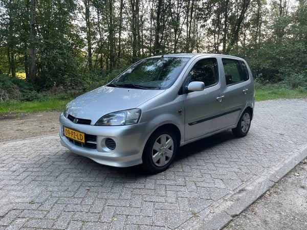 Daihatsu YRV Automaat