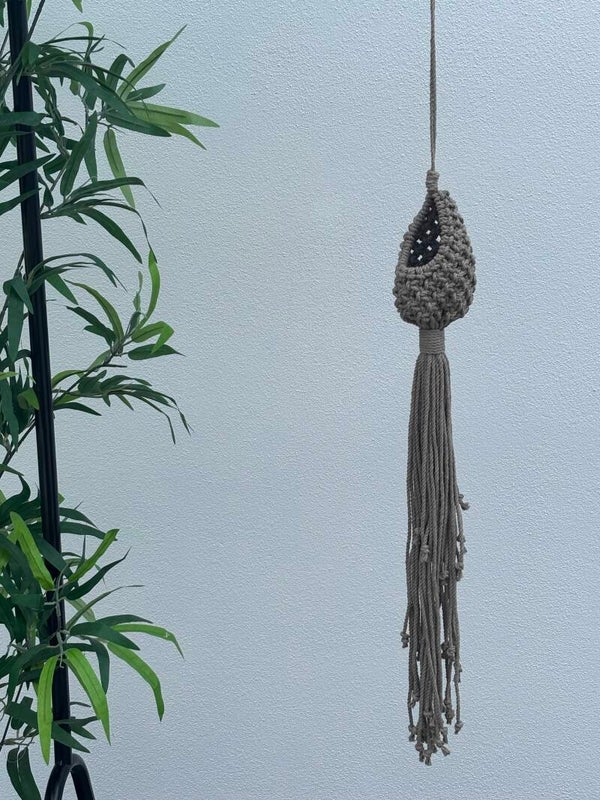 Macrame air plant pod hanger
