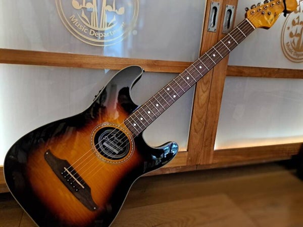 OCCASION Fender Stratacoustic Premium Sunburst