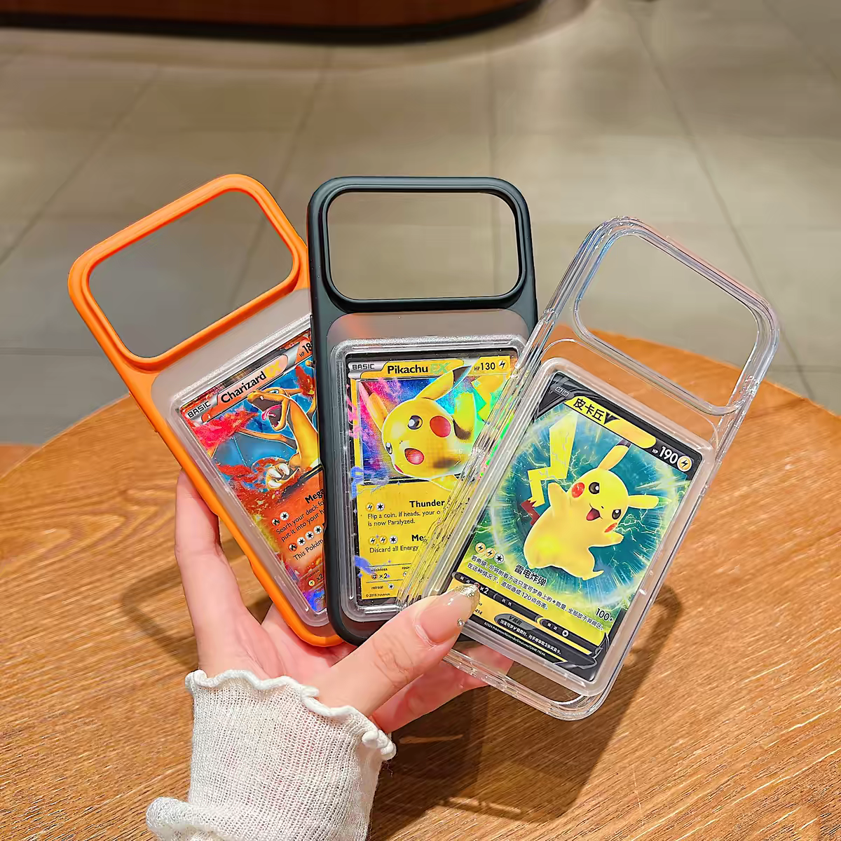 Cover Antiurto con Porta Carte Collection POKEMON ONE PIECE IPhone 17